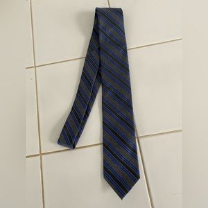 Van Heusen tie